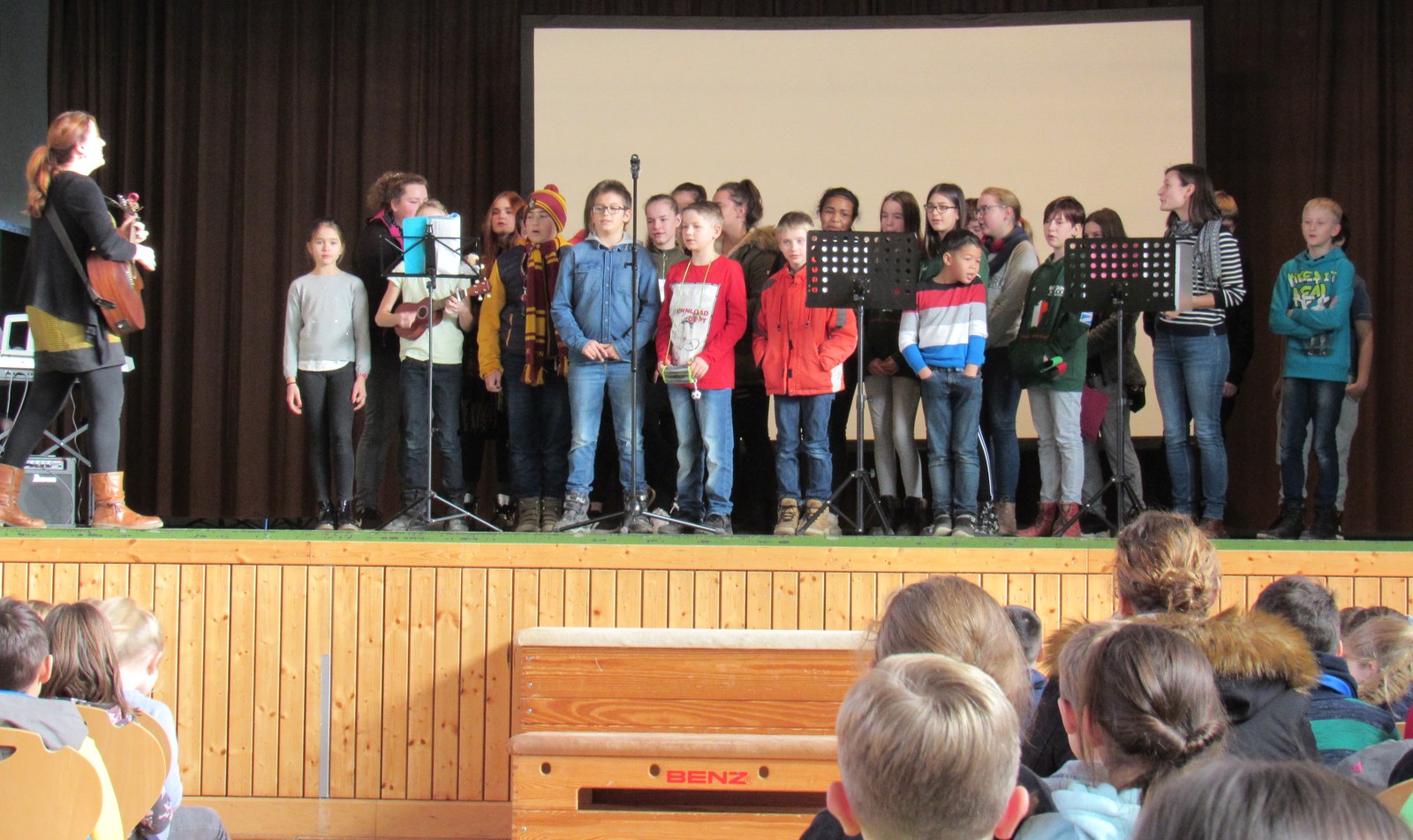 2019 12 17 Weihnachts Assembly 6