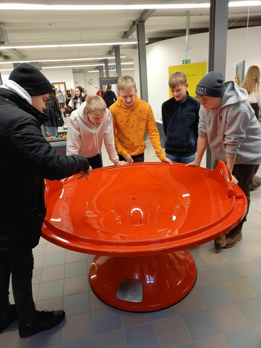 Klassenstufe 9 besucht die Experimentierwelten