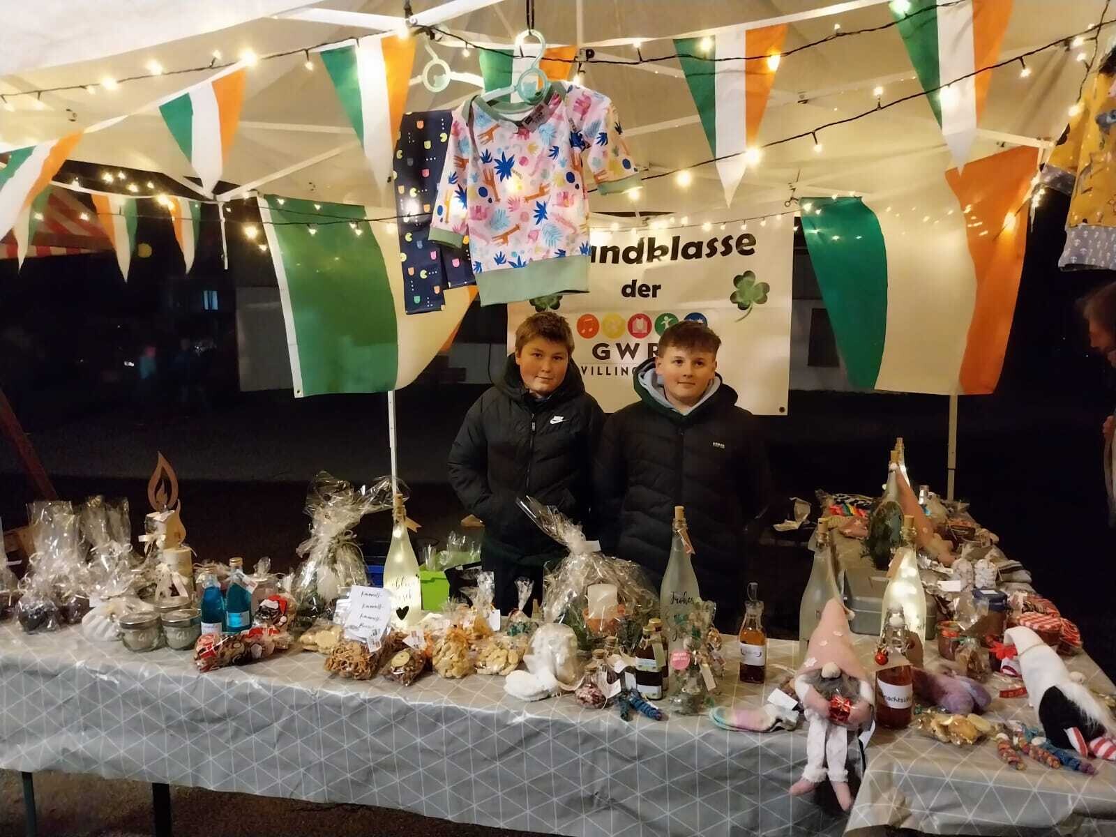 Die Irlandklasse startet die vorweihnachtlichen Wochen mit dem Verkauf in Harthausen