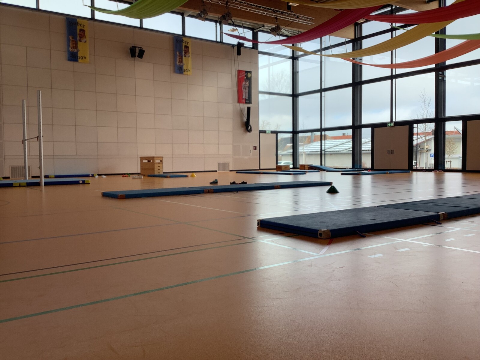 Mit Schwung zum Handstand: Bodenturnen in der 5. Klasse