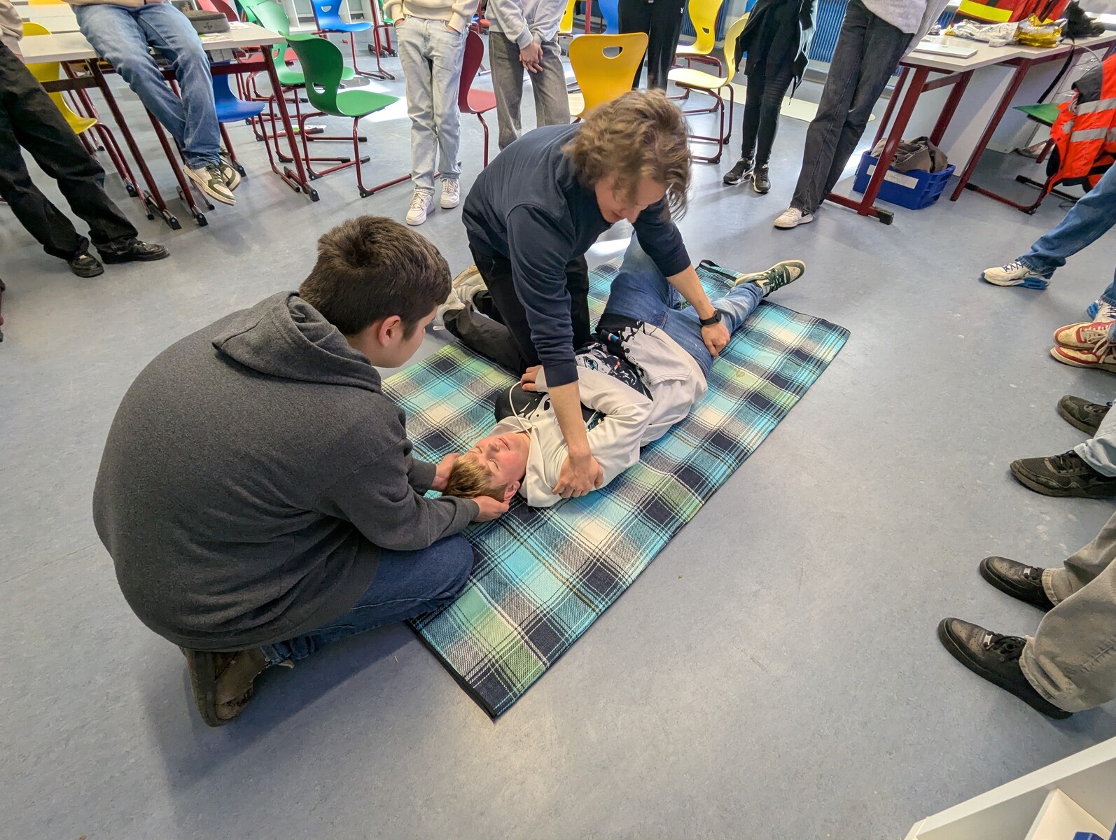 Physiotherapeutin, Notfallsanitäter und Elektriker stellen sich vor