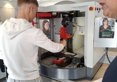 M-E-Truck_CNC_Maschine_2_original