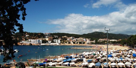 Die Strandpromenade von St. Feliu