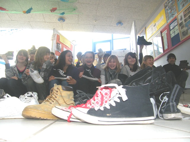 Klasse 7 schreibt Schuhgeschichten