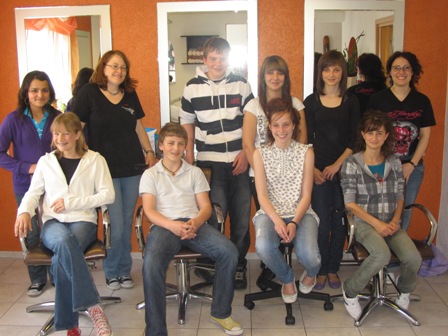 Die Teilnehmer/innen am Friseurwettbewerb